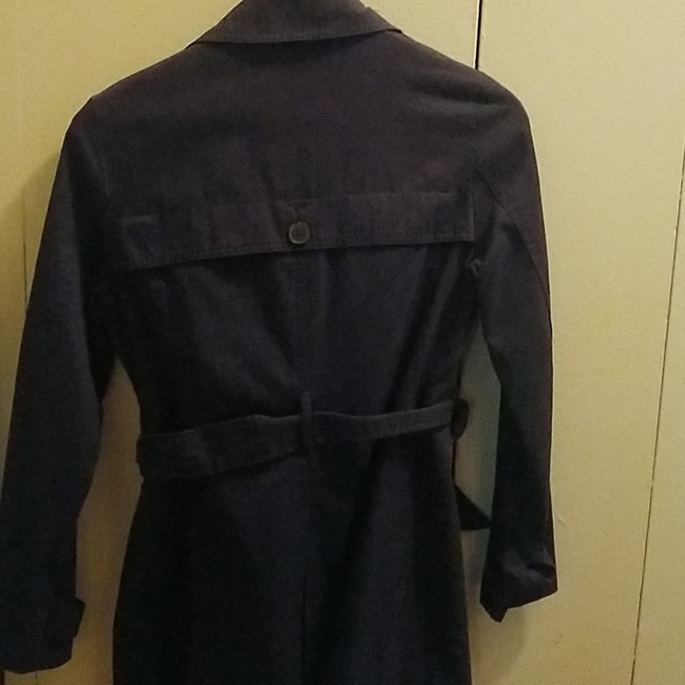 Gap rain jacket - Picture 2 of 3